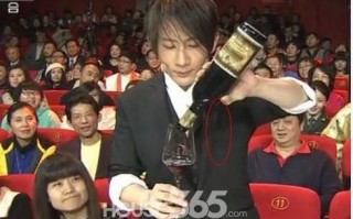 魔术表演恶搞嘉宾视频，魔术表演恶搞嘉宾视频播放大全