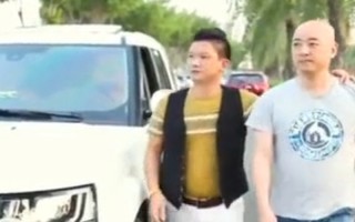 三个人的恶搞玩法视频，三个人的恶搞玩法视频大全